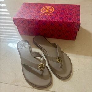 Tory Burch French Gray Leather Sandals/Flip Flops